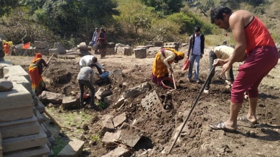 Madhya Pradesh: Remains of Parmarkal temple found during excavation in village of Ujjain district, temple being said to be one thousand years old
