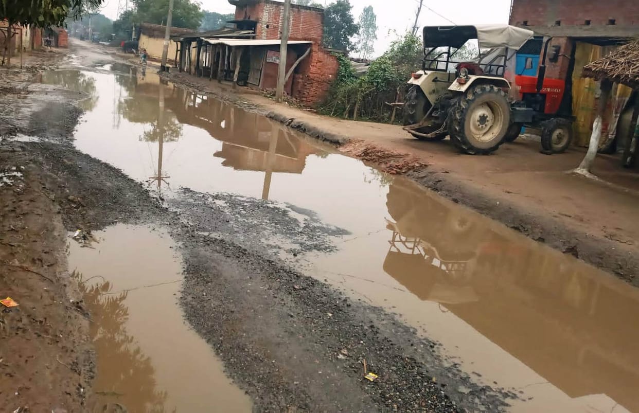 Mud, waterlogging and dirt are the main election issues of Palia