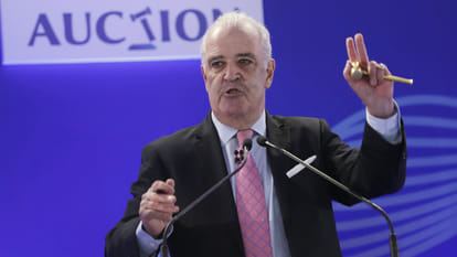 IPL auction will be held abroad first time in Dubai know which team has how much money in Purse