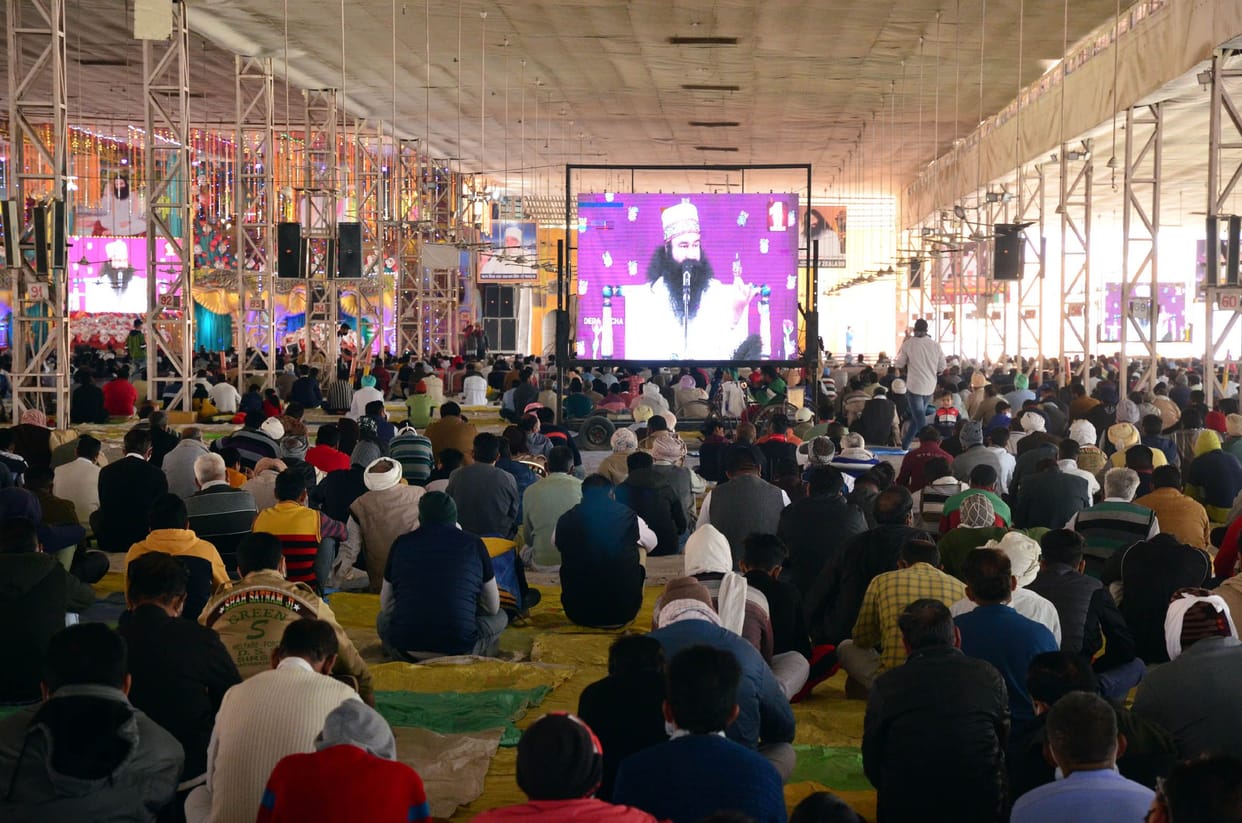 Followers reached Dera in the hope of online darshan, candidates also attended