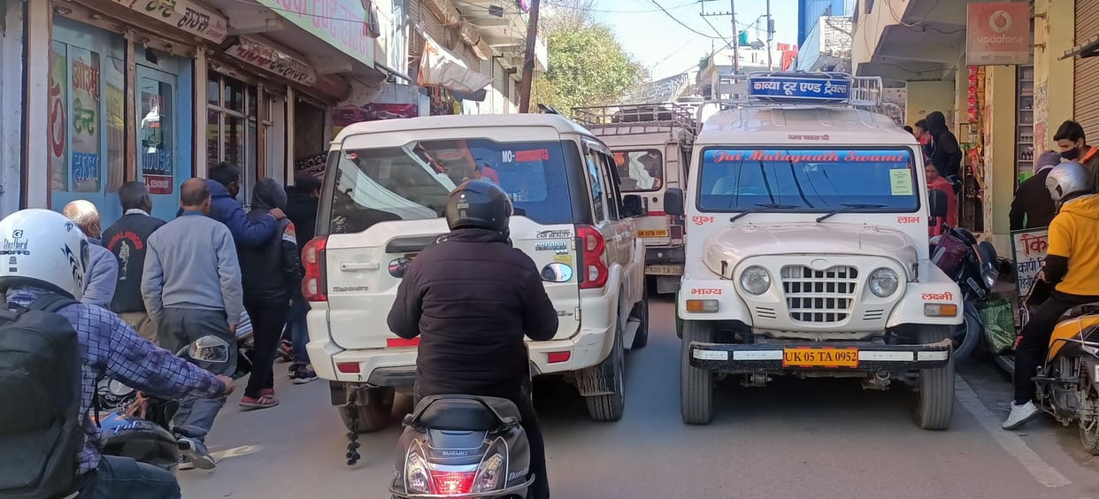 Traffic Jam in Pithauragarh