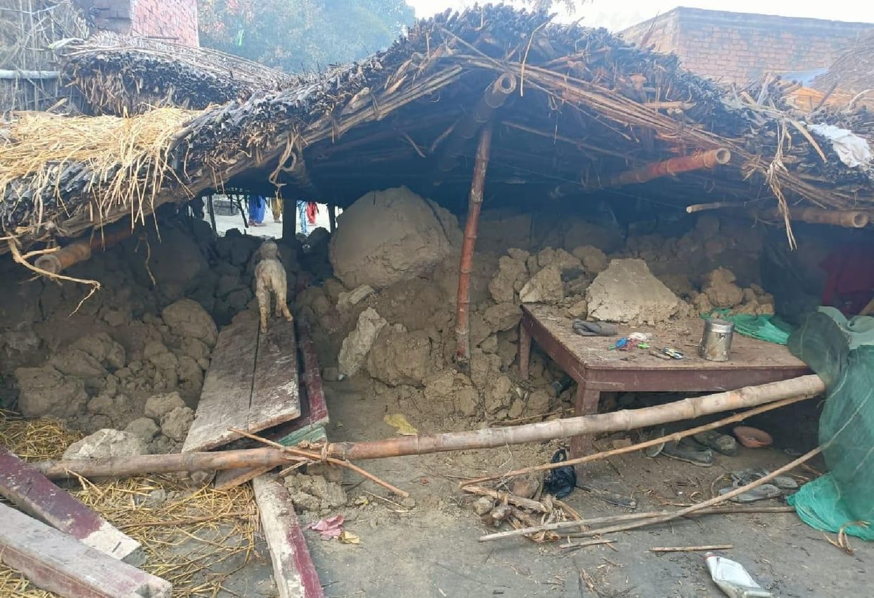 Father-son injured due to falling of kutcha house