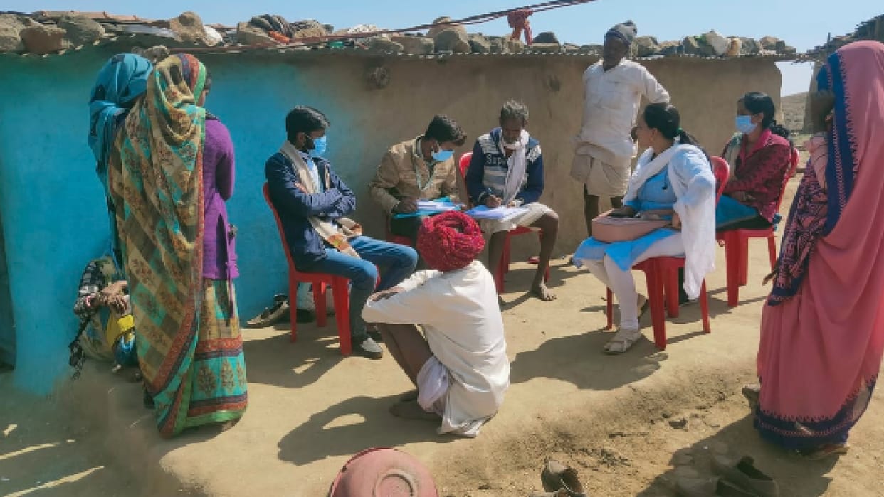 Dhar: Child line team reached the village on the information of child marriage, explained to the family members