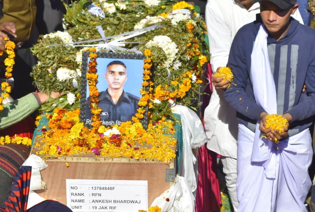 martyr ankesh bhardwaj cremation Thousands bid tearful adieu