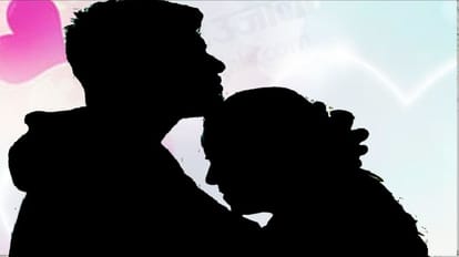 boyfriend girlfriend reached police station and appealed to get married