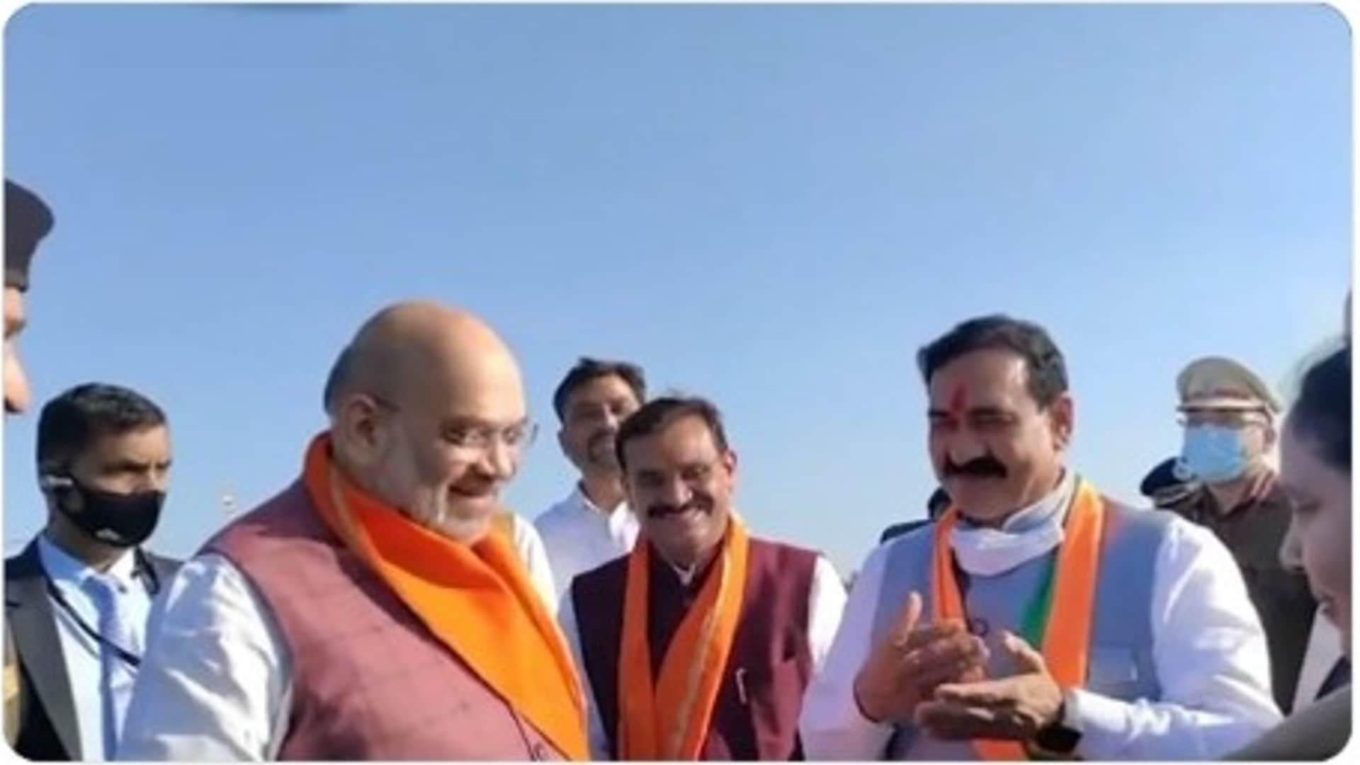 Amit Shah reached mother Pitambara Dham: Worshiped the goddess of power and Vankhandeshwar Mahadev, received by Dr. Narottam Mishra