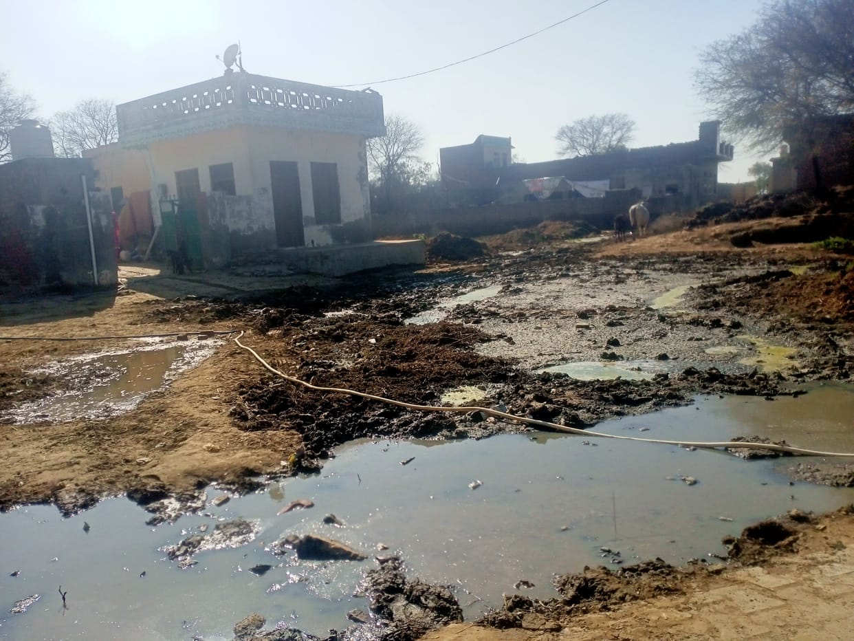 Villagers are suffering due to mud in the streets of Thua village