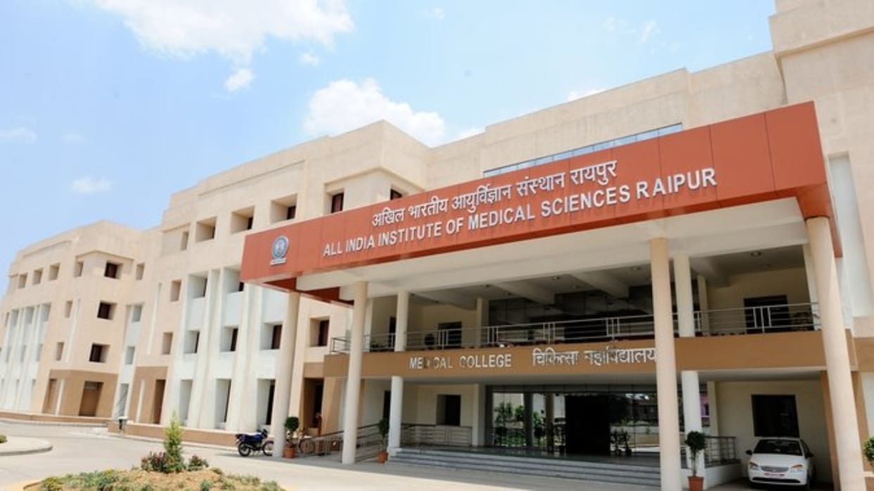 AIIMS Raipur recruitment last date to apply for aiims senior resident posts is 15 feb sarkari naukri
