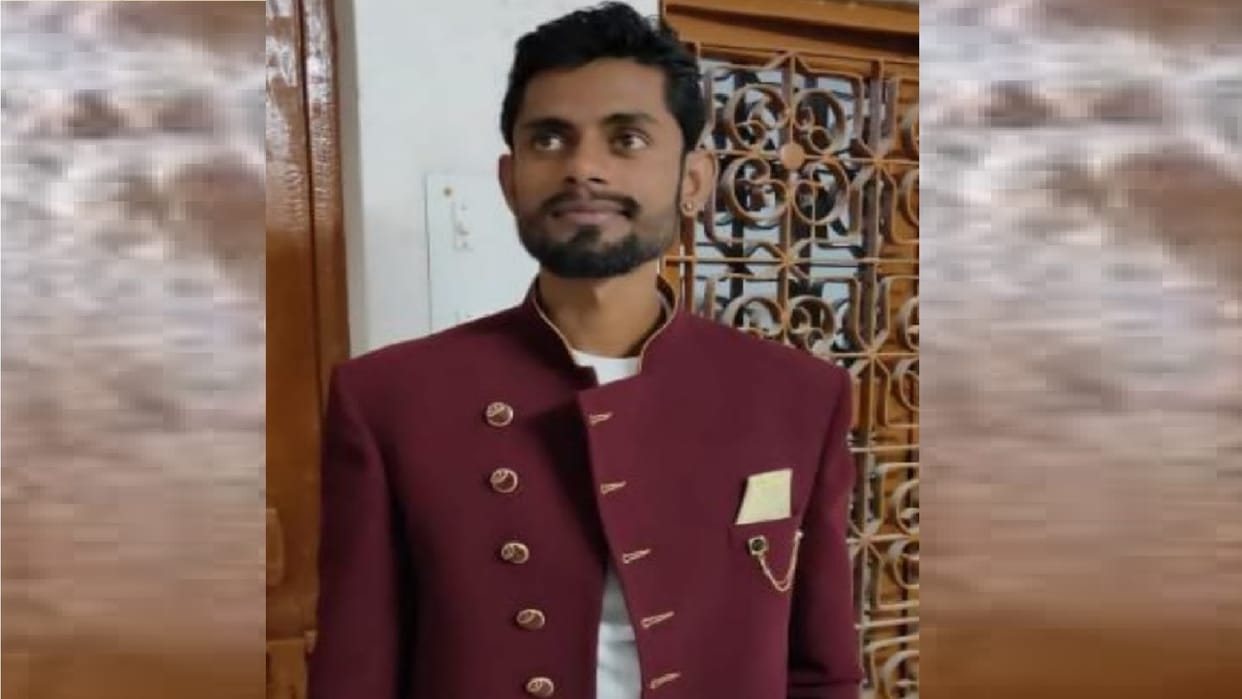 assistant sales manager of insurance company was beaten to death In Agra