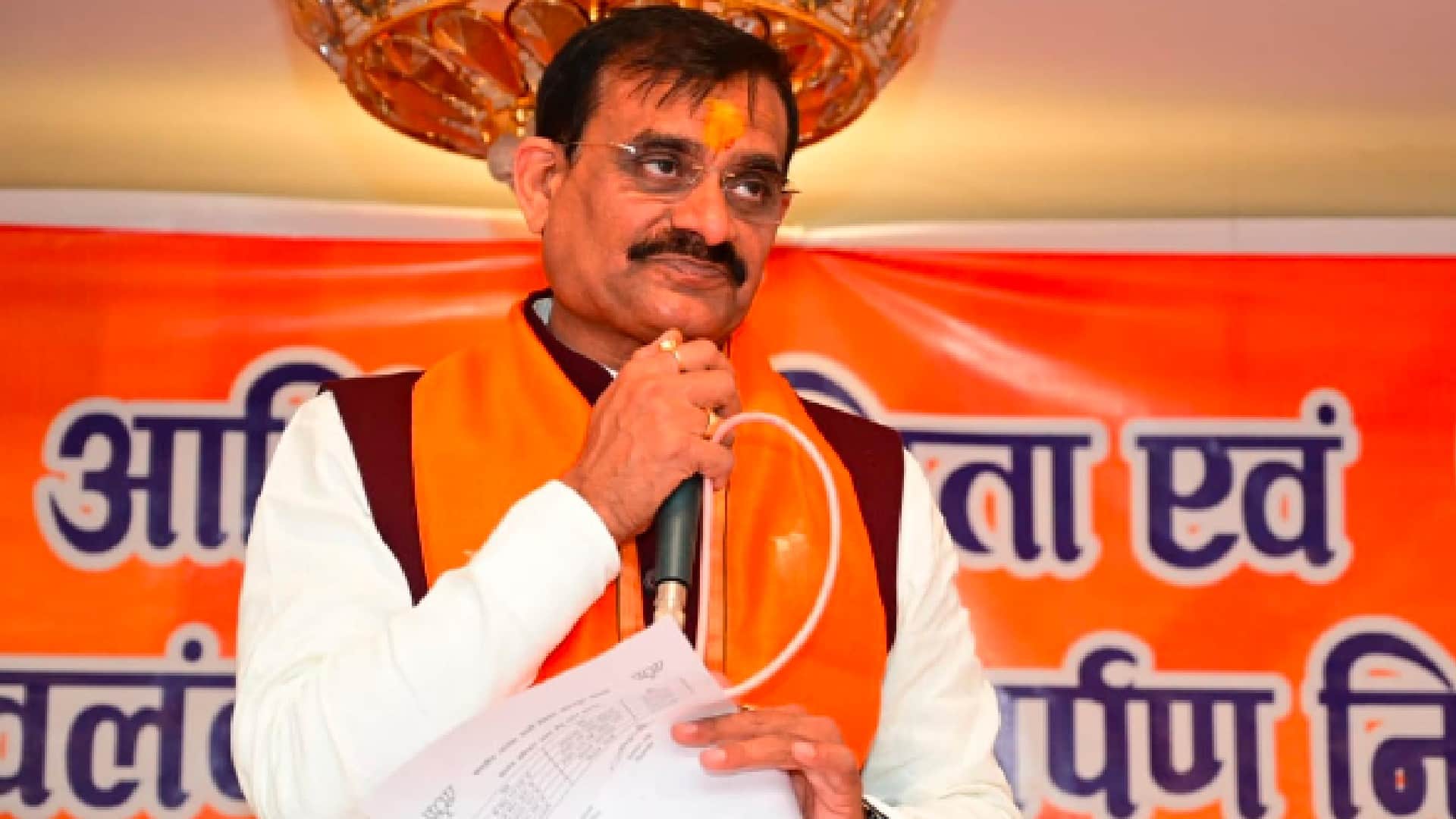MP BJP President reached Khajuraho: Every booth has an important contribution of booth workers in realizing the strongest slogan- VD Sharma
