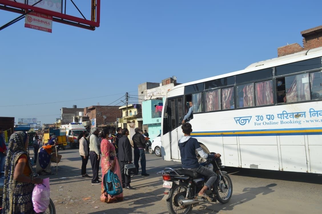 Hathras: In 77, 30 buses went on election duty, passengers upset
