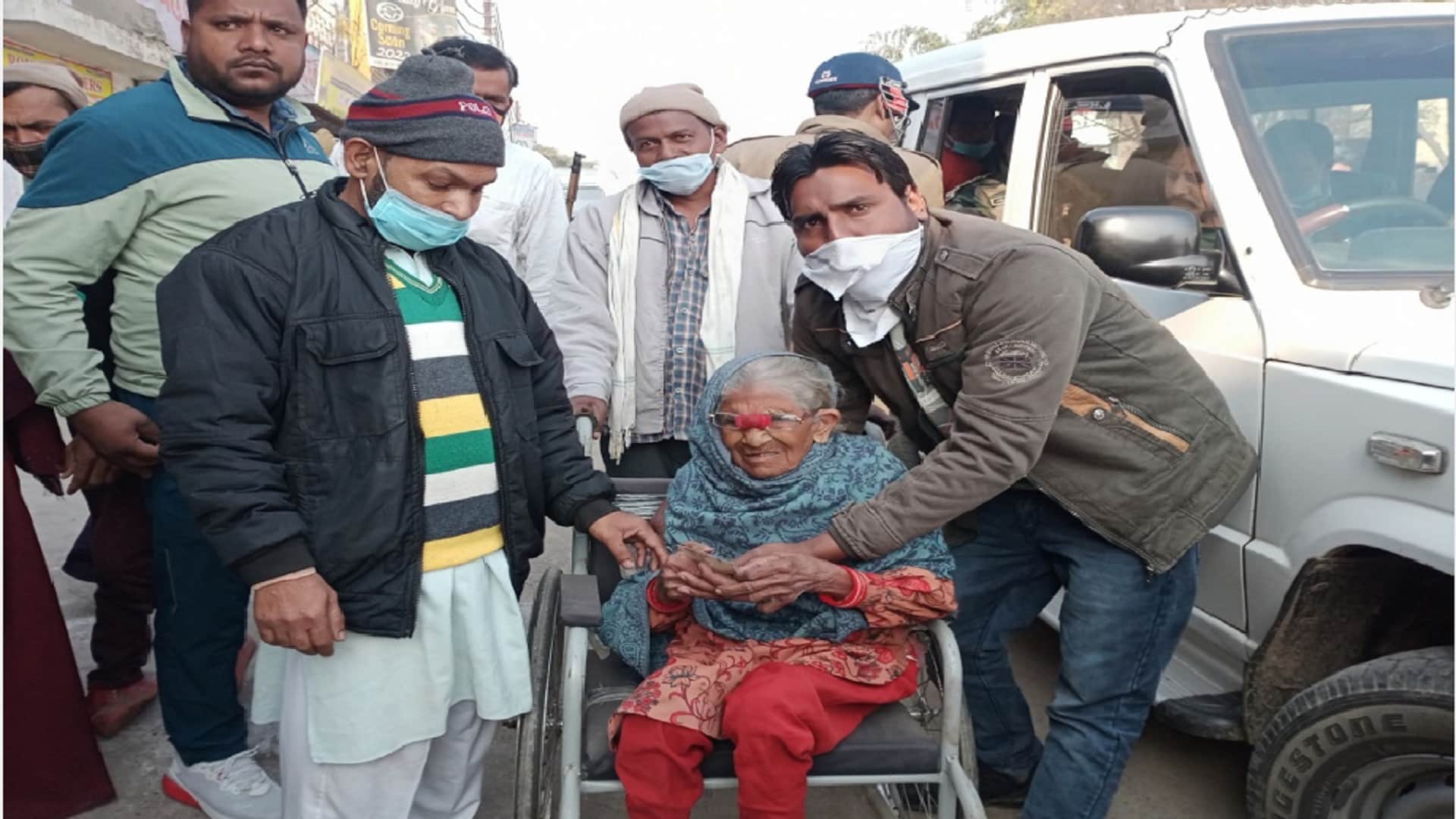 UP Elections 2022: Elderly and Divyang including 102-year-old woman voted with enthusiasm in Bijnor district and see photos