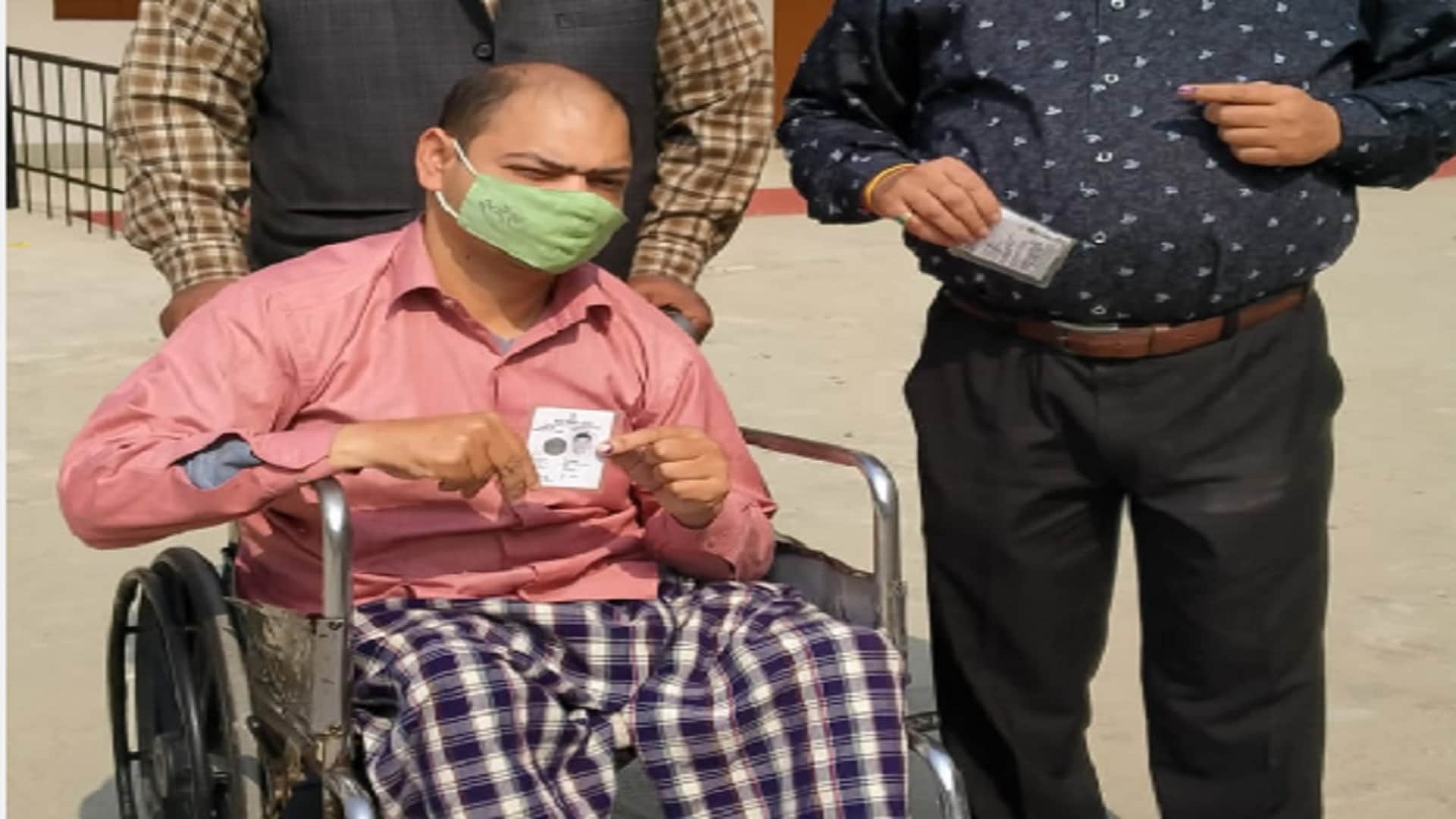 UP Elections 2022: Elderly and Divyang including 102-year-old woman voted with enthusiasm in Bijnor district and see photos