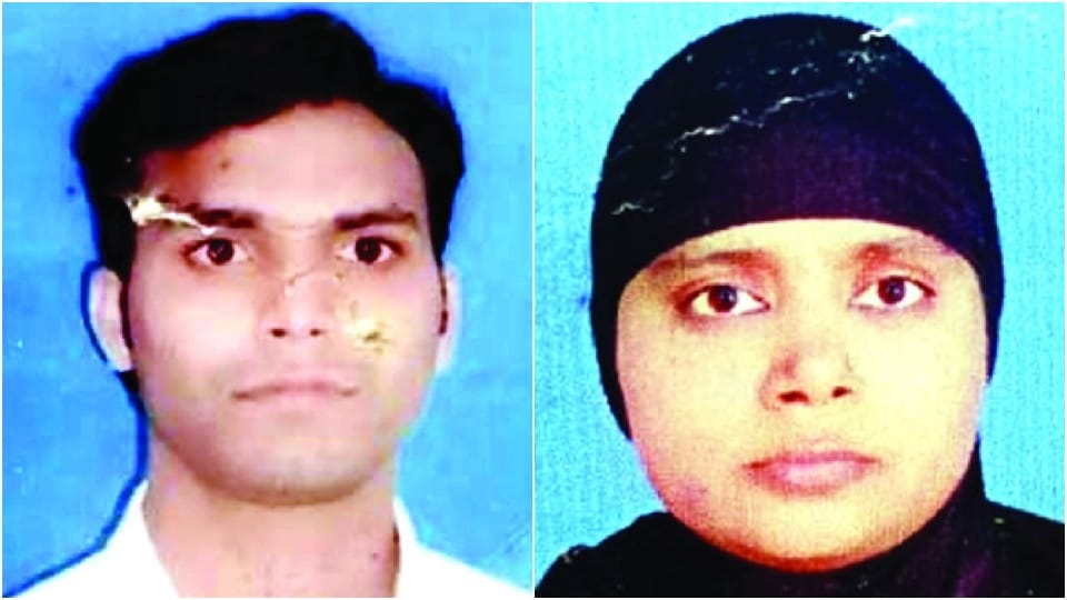 Bike riding couple dies after being hit by tractor in kasganj