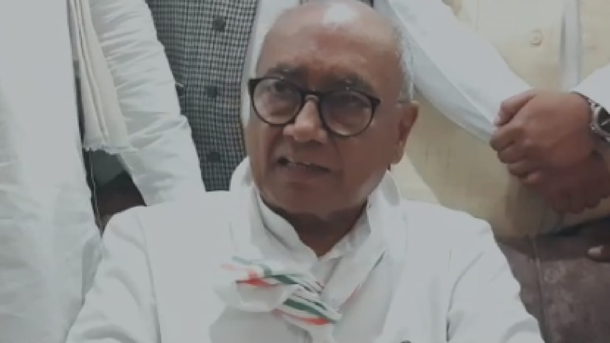 Digvijay reached Morena: Former Chief Minister said - After the departure of Jyotiraditya Scindia in Madhya Pradesh, a Congressman