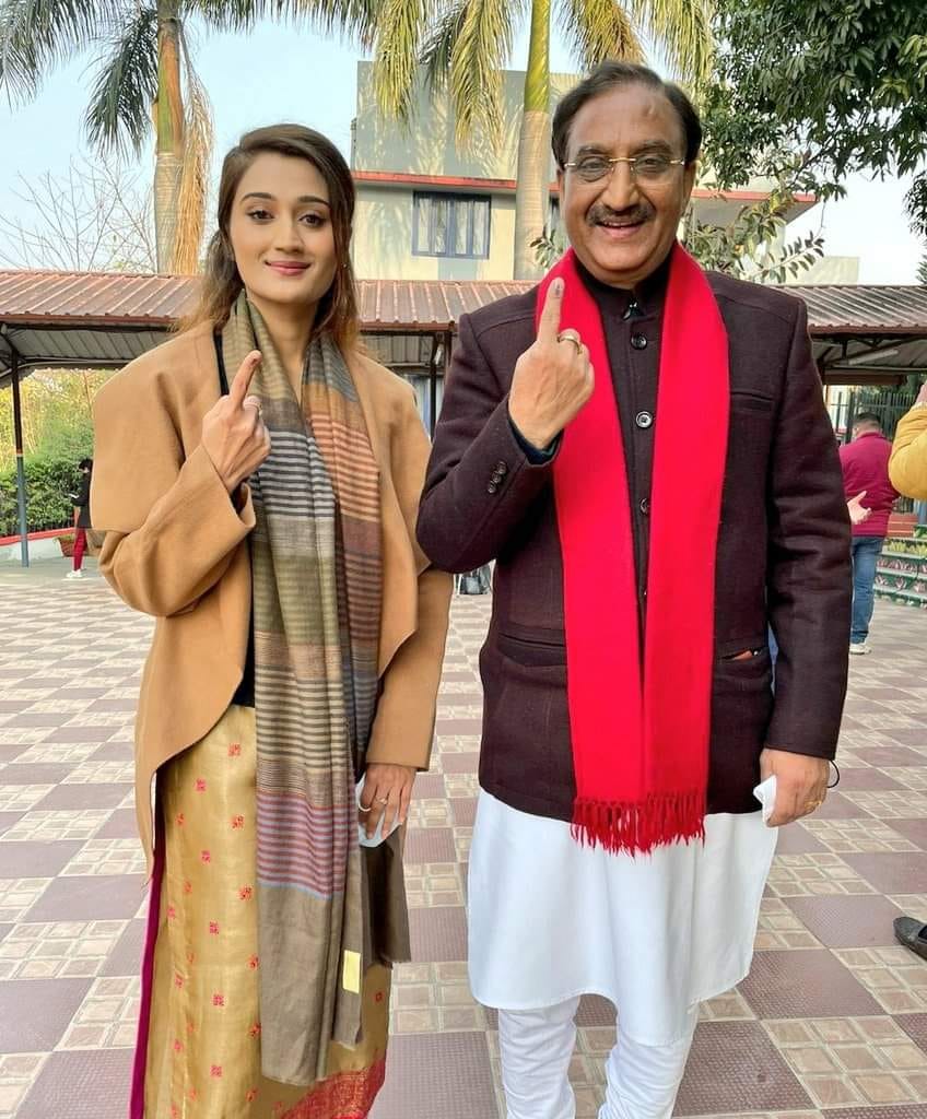 Uttarakhand Election 2022: CM Pushkar Singh Dhami and These Leaders Cast Their Vote Along With Family, See Photos