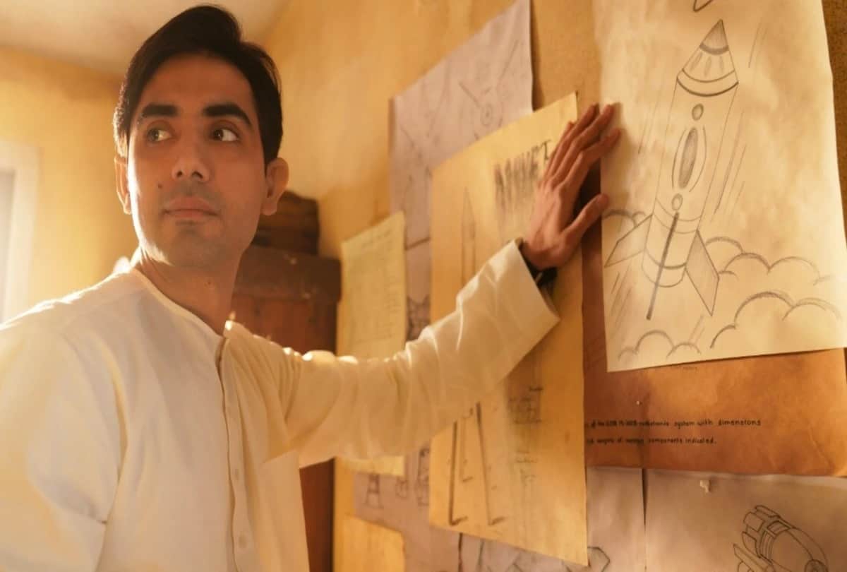 Who is Rocket Boy actor Ishwak Singh who played the character of Vikram Sarabhai in the series