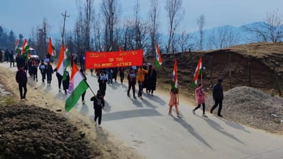tiranga rally against terrorism in Kupwara, slogans of Bharat Mata ki Jai with national anthem