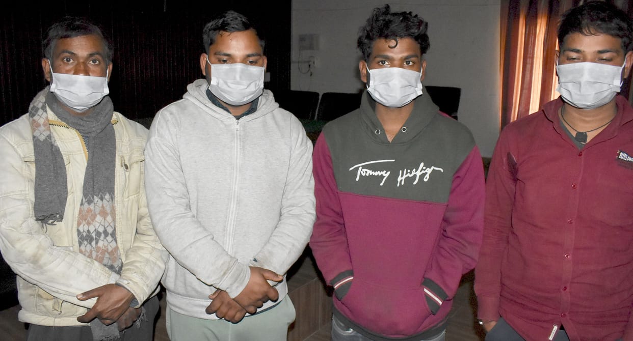 fathepur news,Four arrested with 2030 liters of adulterated liquor