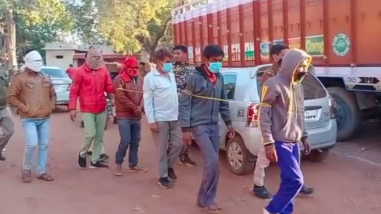 Shivpuri: Police took out a procession of speculators, kept talking on the way - Police is our father, it is a sin to feed bets