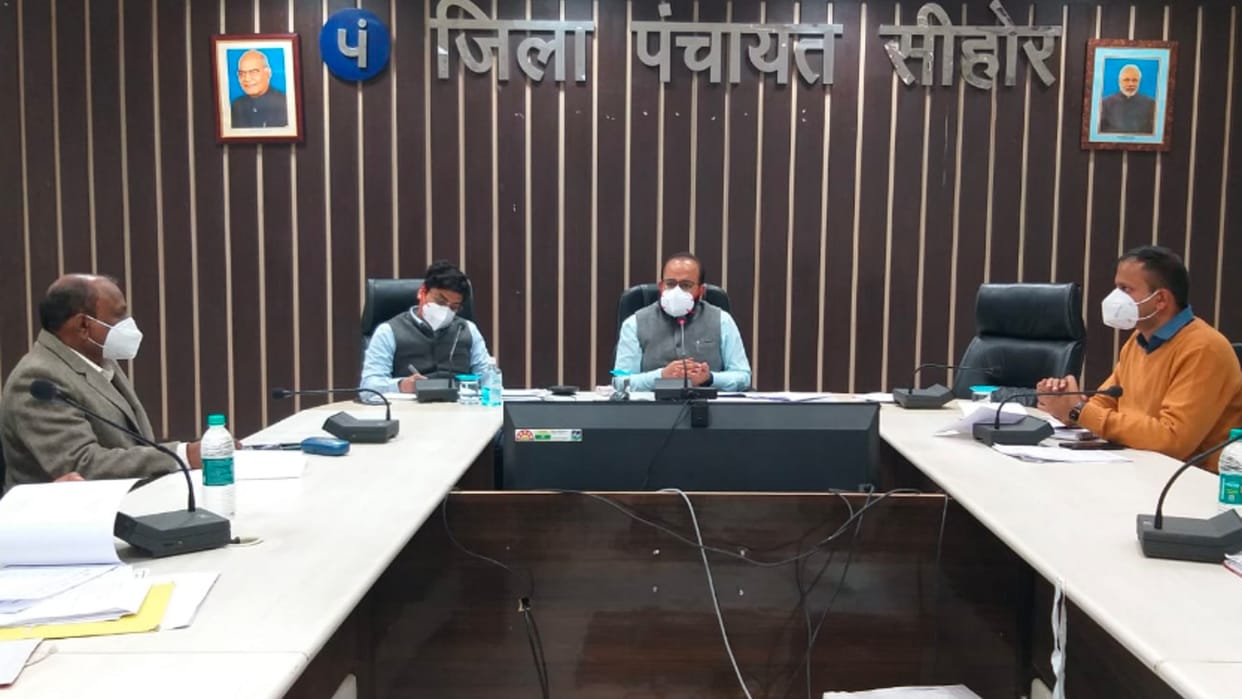 Sehore: Collector's attitude was seen strict in TL meeting, said- will take action against careless officers