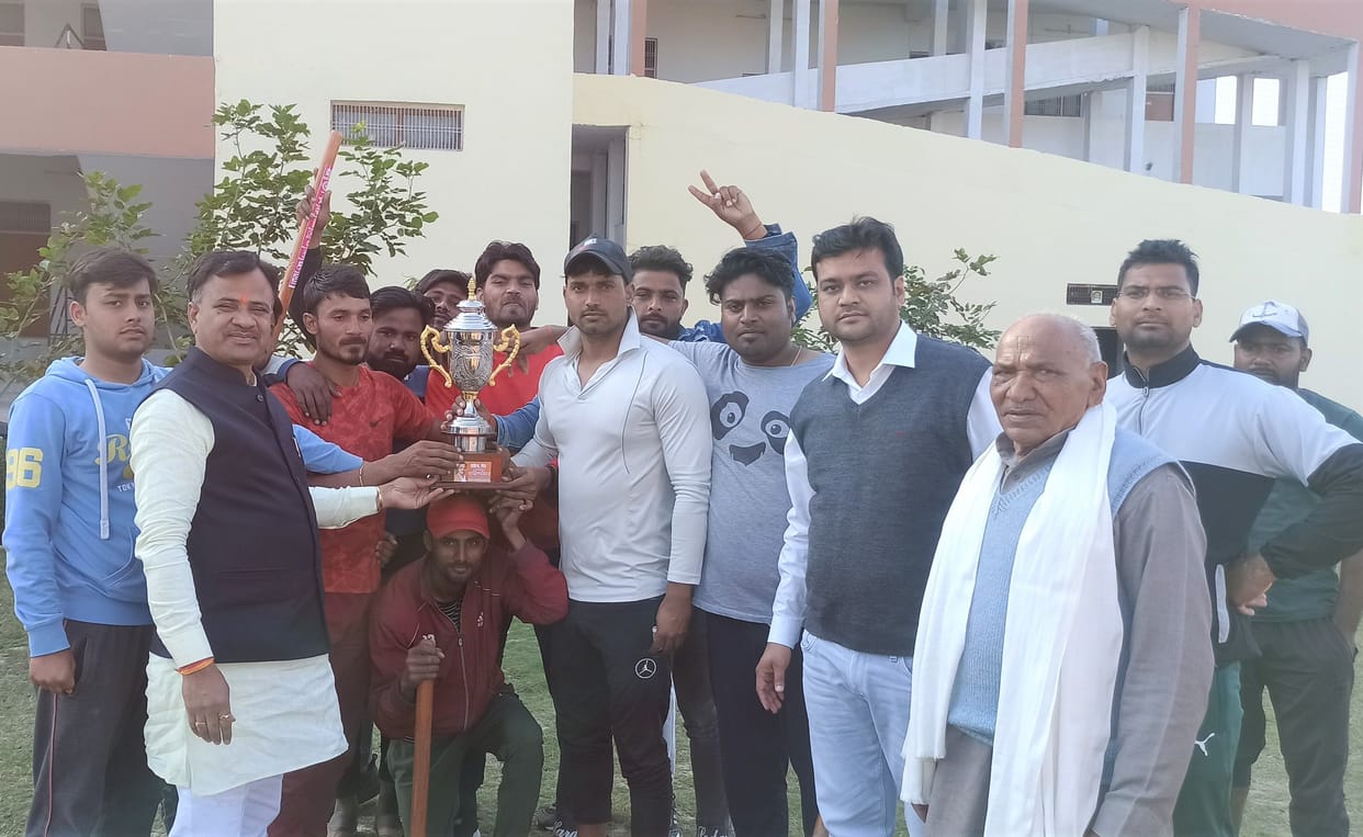 Hathras: Sadabad beat Samadpur team by two wickets