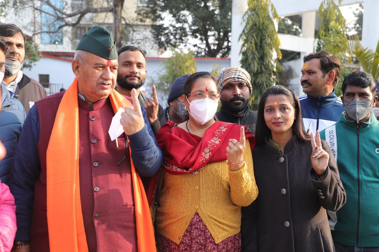 Uttarakhand Election 2022: CM Pushkar Singh Dhami and These Leaders Cast Their Vote Along With Family, See Photos