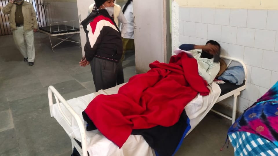 Company Agents attacked by unidentified persons in Bhuchcho Mandi 