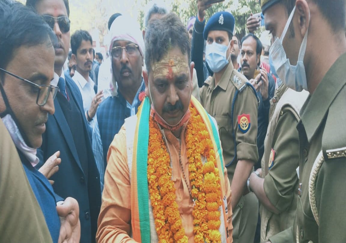 Yogis minister Ravindra Jaiswal called the meeting of Akhilesh and Nitish Kumar a fuse wire