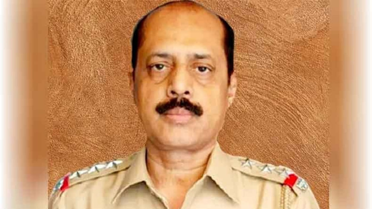 Special court allows CBI to question dismissed cop Sachin Waze in jail in Anil Deshmukh corruption case
