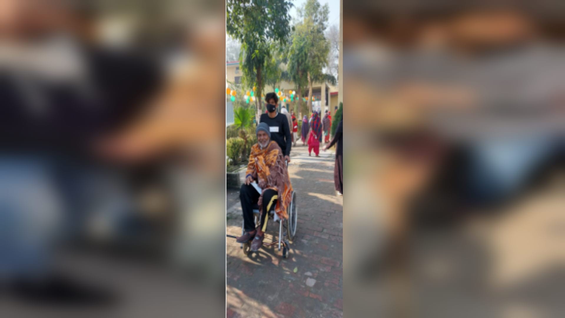 UP Elections 2022 : Voting continue in two district Saharanpur an Bijnor and cast their vote elders including a 100-year-old woman