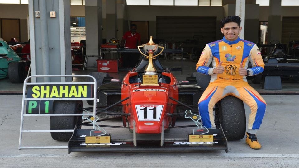 Agra car racer Shahan Ali defeated England car racer in the Indian Racing League