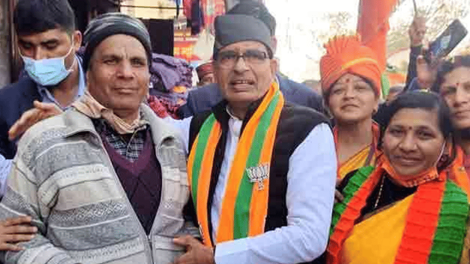Assemble Elections 2022: Leaders from MP are active in UP and other states for their parties