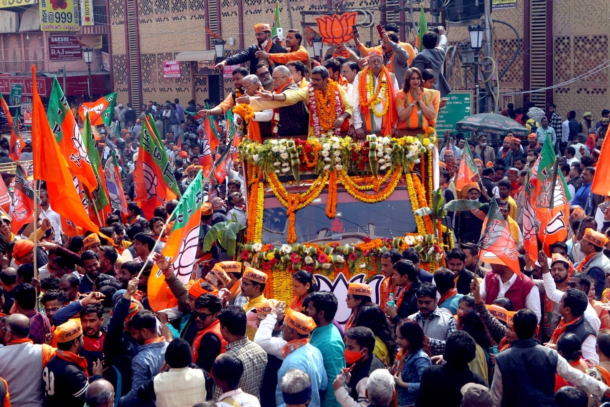 UP election 2022 varanasi nomination for seventh phase voting see Glimpses somebody came barefoot and candidates on ambulance see  unique style