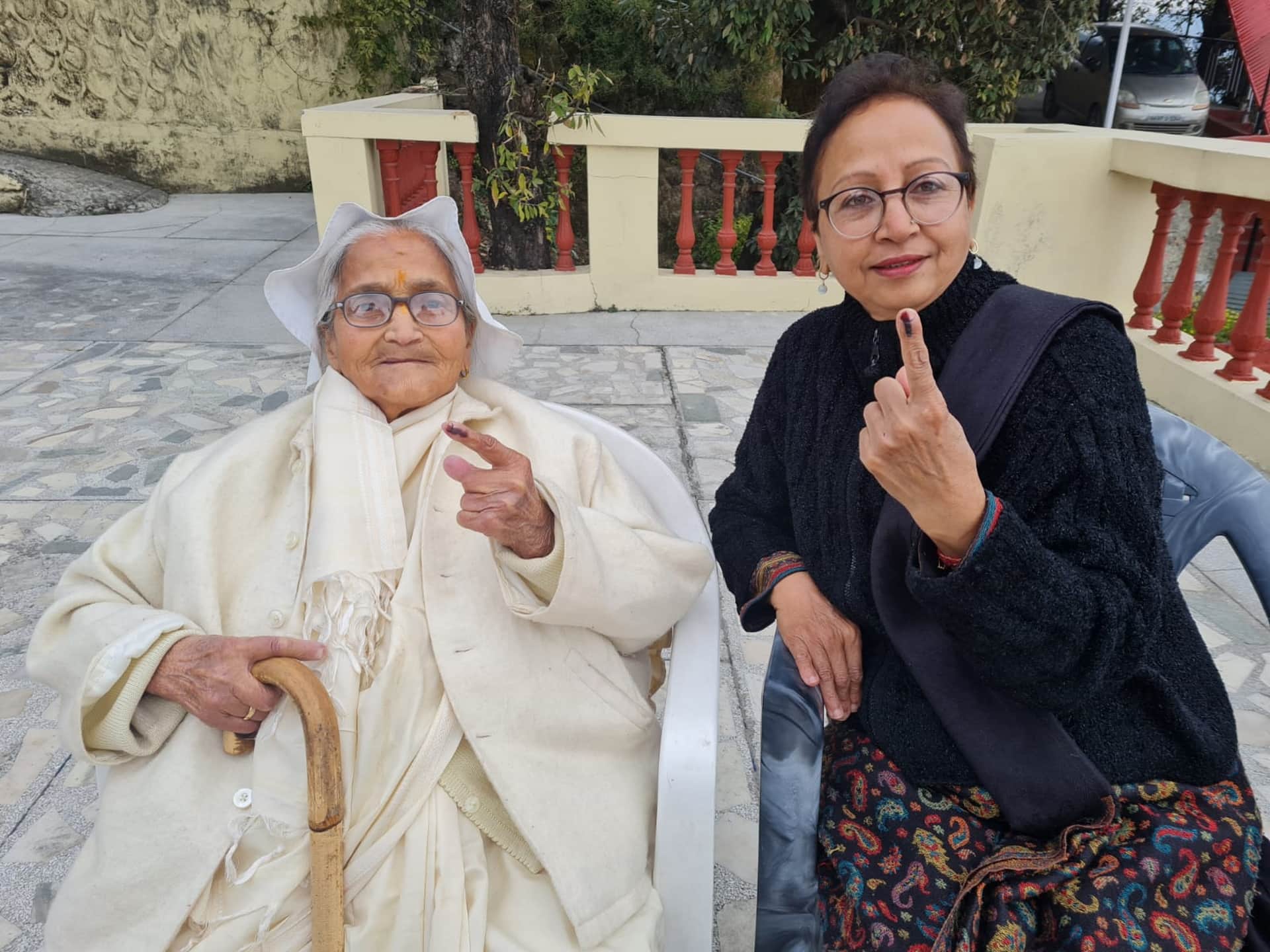 Uttarakhand Election 2022: Enthusiasm shown in 100-plus voters, see photos