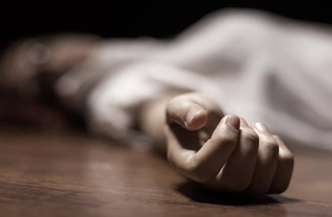 Woman killed in Palghar after fight between daughter friend family over whatsapp status