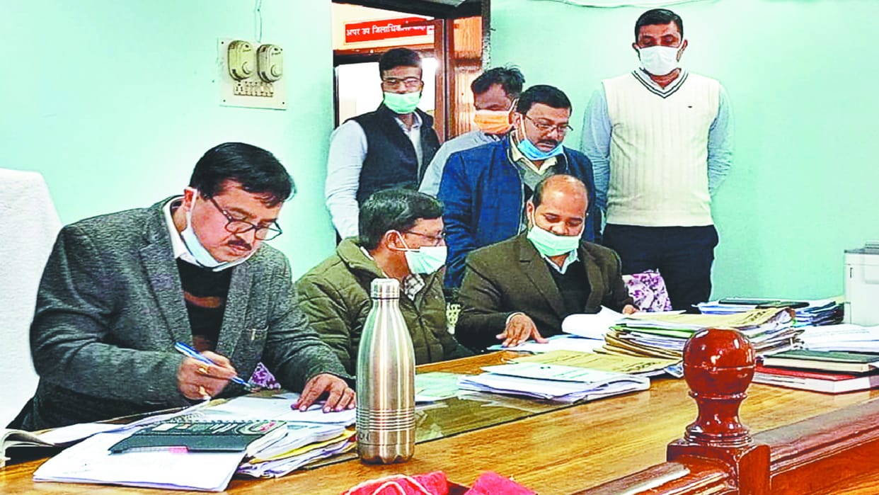 Nomination papers of six candidates rejected in Maharajganj