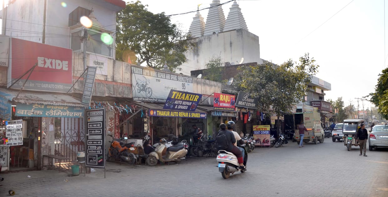 There are no accessible toilets in the market of Old Civil Hospital Road of the city
