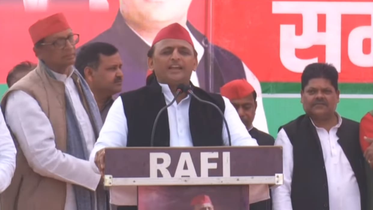 akhilesh yadav addresses a meeting in raebareli.
