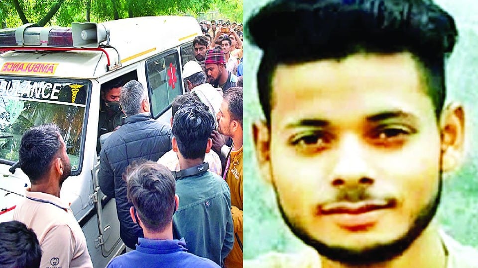 Altaf dead body removed from the grave in Kasganj