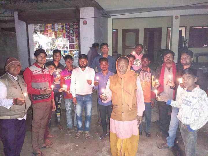 Salute the martyrs by lighting candles