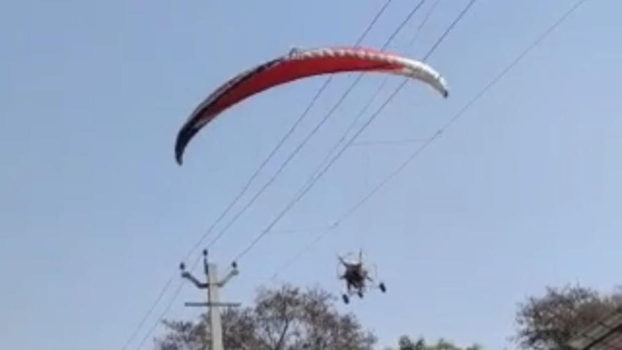 Paraglide crashes in Fatehabad of Haryana