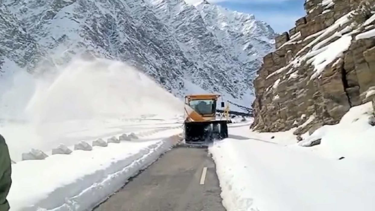 Work started to restore Darcha to Leh strategic route, BRO removed eight km of snow in a day