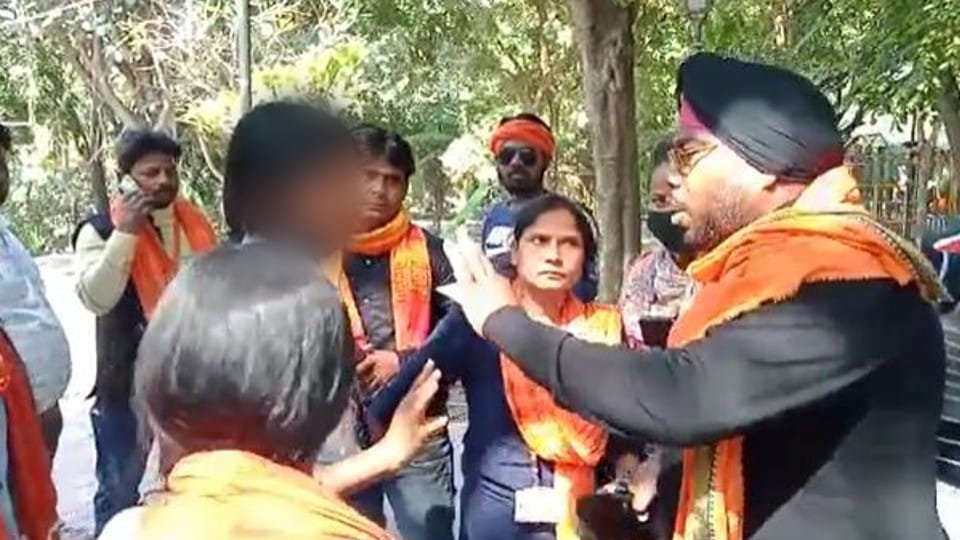 Rashtriya Bajrang Dal workers assaulted the young man and girl on Valentine's Day in Agra