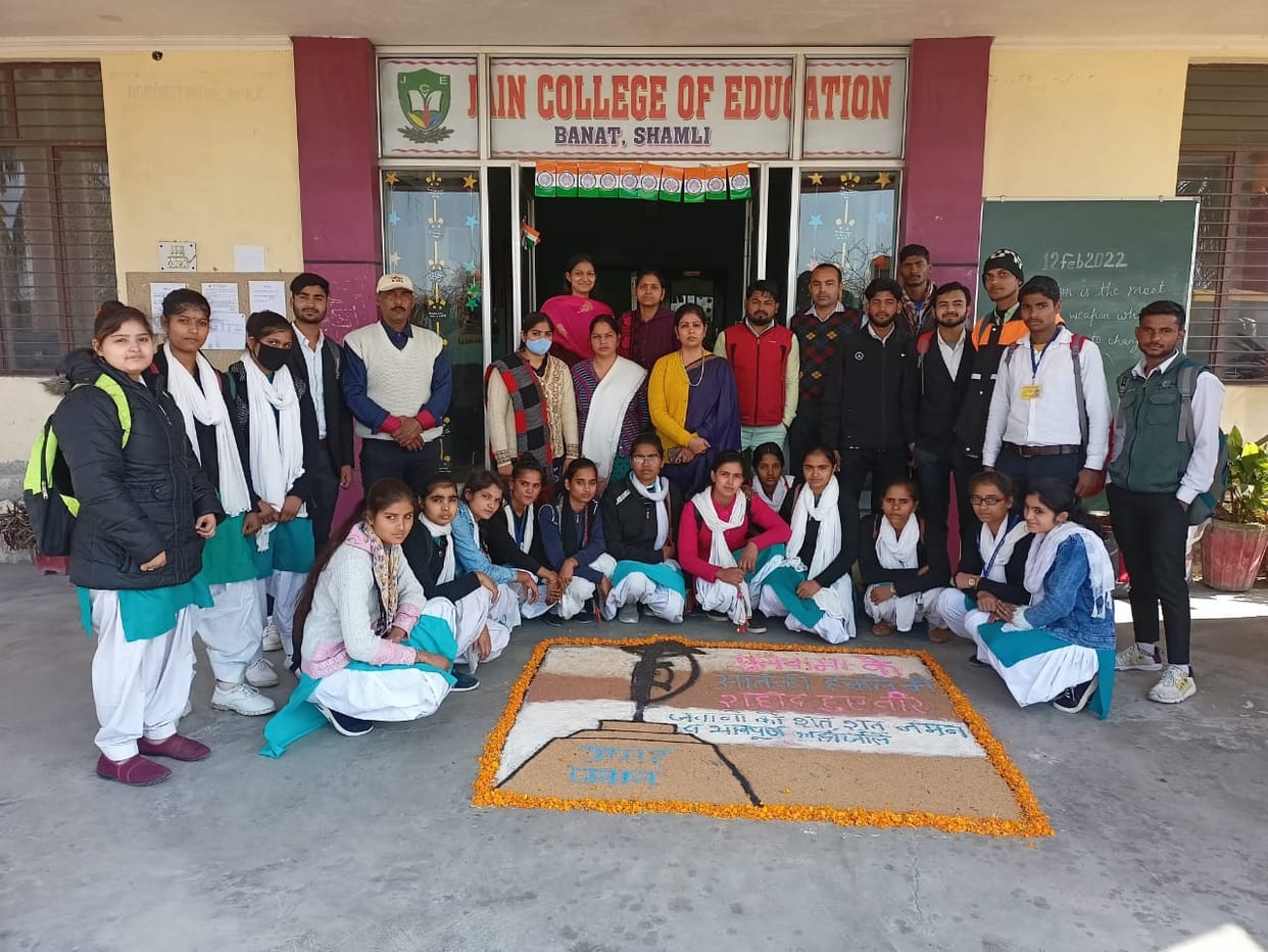 Tribute to the soldiers martyred in Pulwama