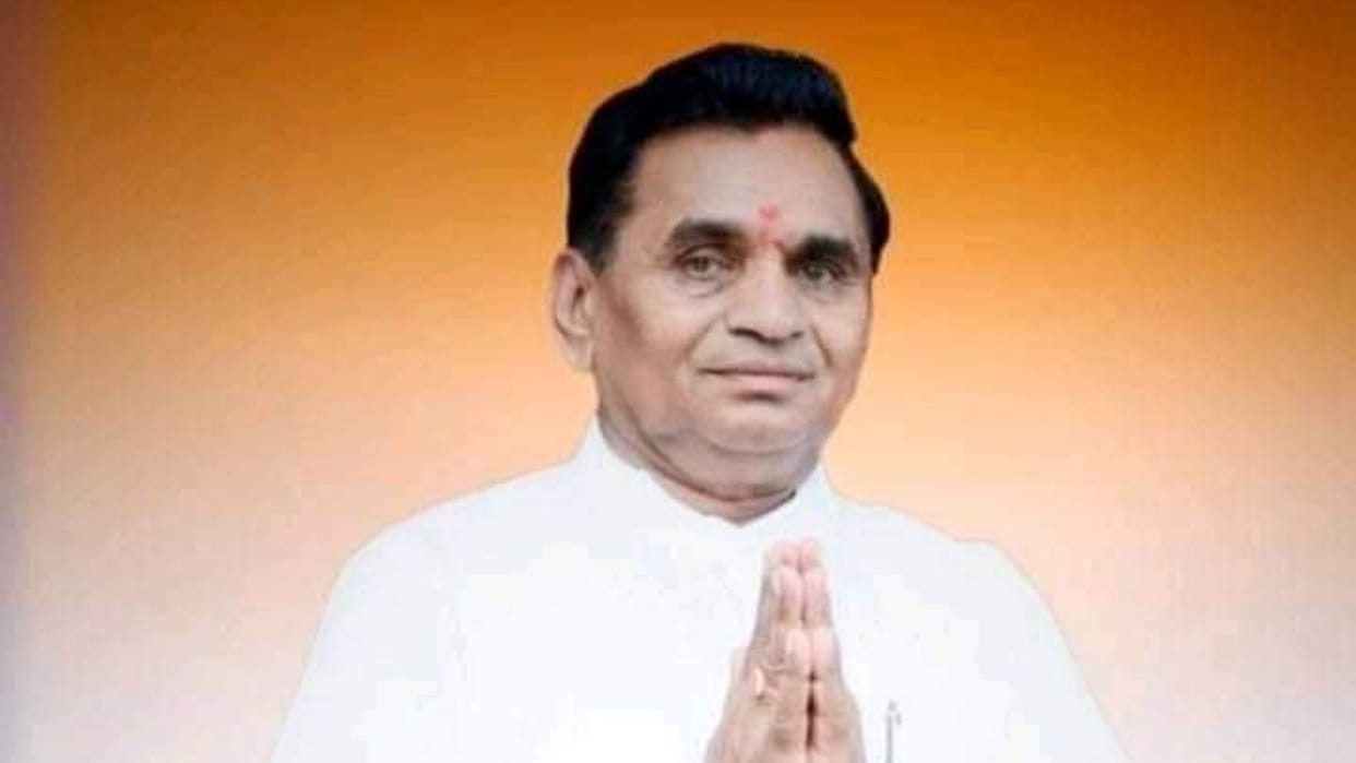 Khandwa: Attempted to attack BJP MLA Narayan Patel, unknown accused were trying to overtake the car and overturn it