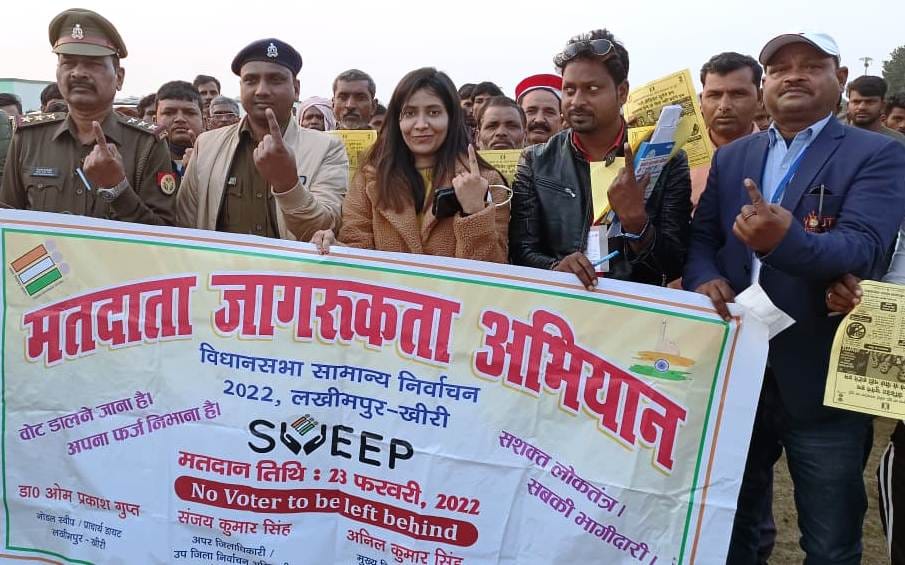 Election boycott ended, villagers administered oath of voting