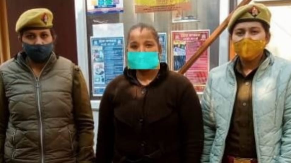 Lucknow: Sex racket was running with fake marksheet, two illegal gangs exposed in father-son fight