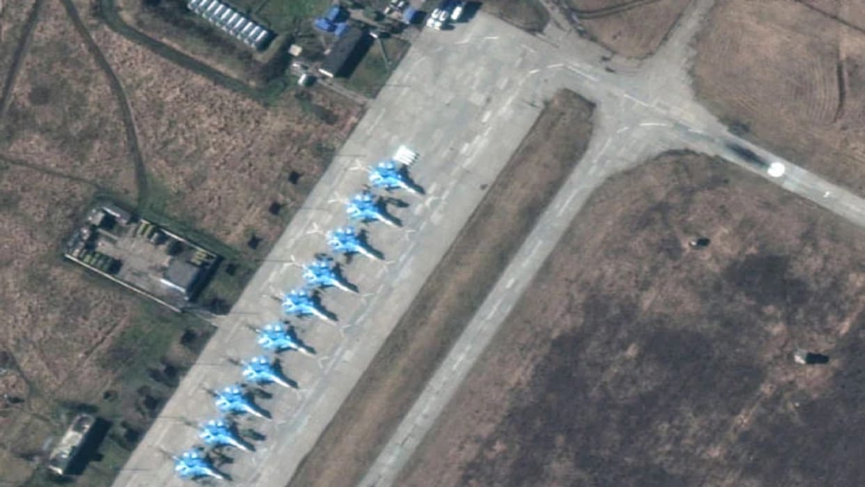 Russia Ukrain War Situation Seen in Satellite Images, Russian Fighter Planes at Belarus and Crimea Border News in Hindi