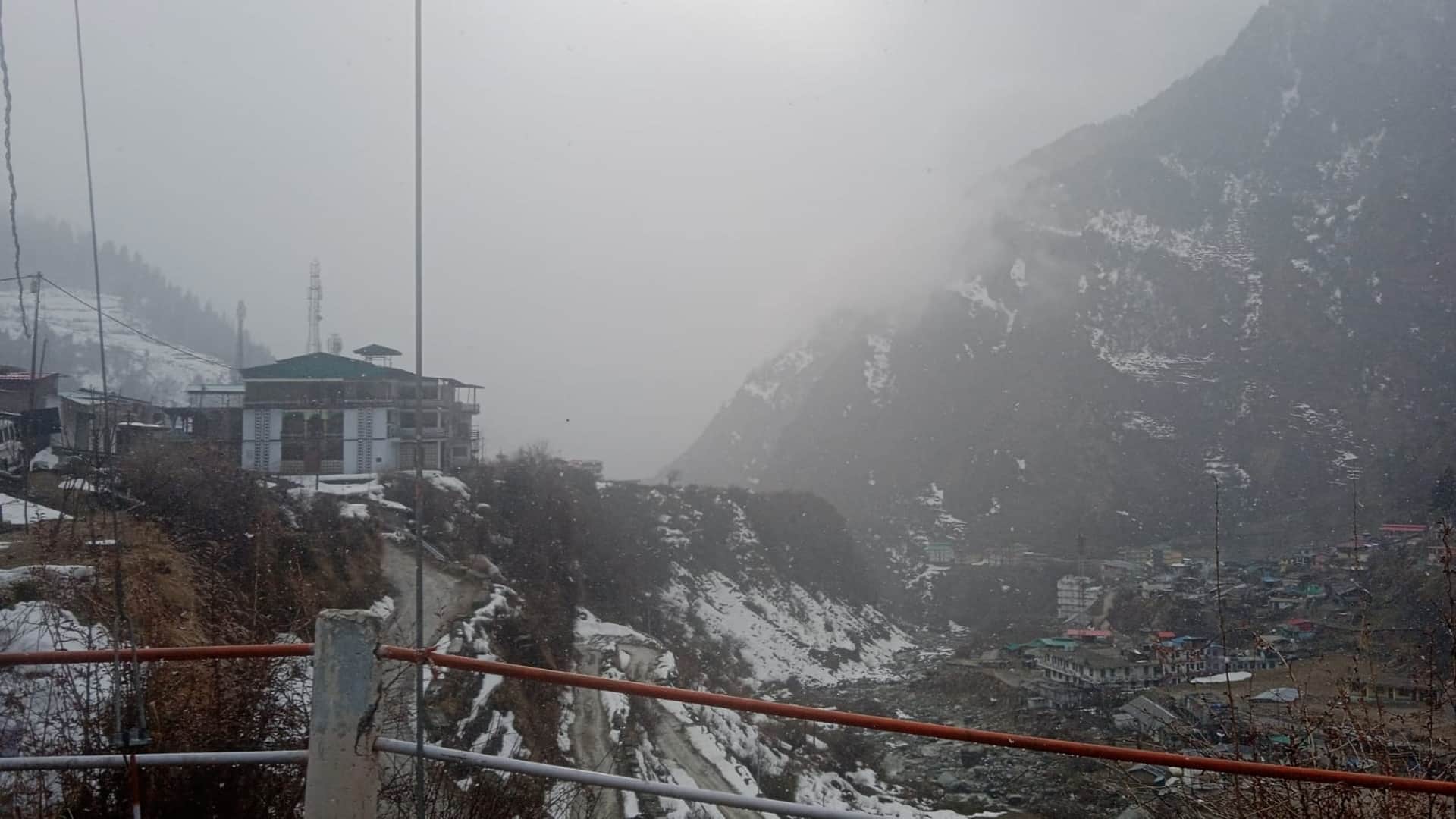 uttarakhand weather update: weather changed again, snowfall started in high altitude areas, see photos